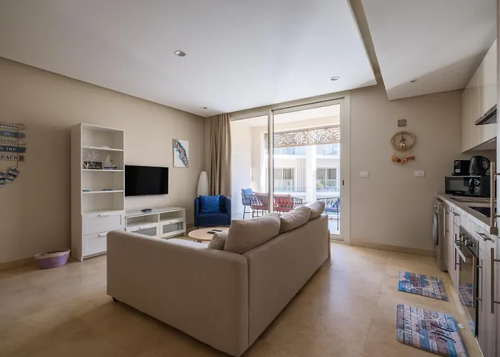 Mangroovy 1br + Sofa Bed • Pool & Access شقة